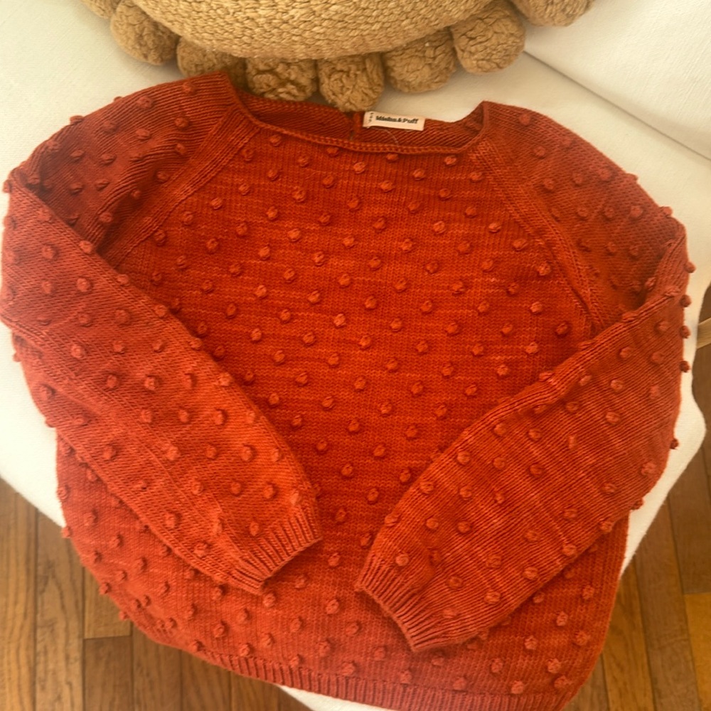 Misha qnd puff  sweater in a great condition
